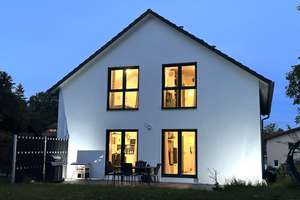 Nähe Tutzing, OT Kampberg. Großes modernes EFH mit A+ – Die vollständige Adresse der Immobilie erhältst du vom Anbieter., 82327 Tutzing – Vorschaubild 1