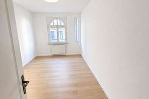 Erstbezug nach Sanierung: helle 3-Zimmer-Altbauwohnung mit Balkon, Einbauküche und separatem WC – Die vollständige Adresse der Immobilie erhältst du vom Anbieter., 90459 Galgenhof, Nürnberg – Vorschaubild 5