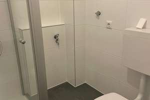 Zuhause mit einem Zimmer in Düsseldorf Etage 2 – Am Götzenkothen 34, 40472 Rath, Düsseldorf – Vorschaubild 8