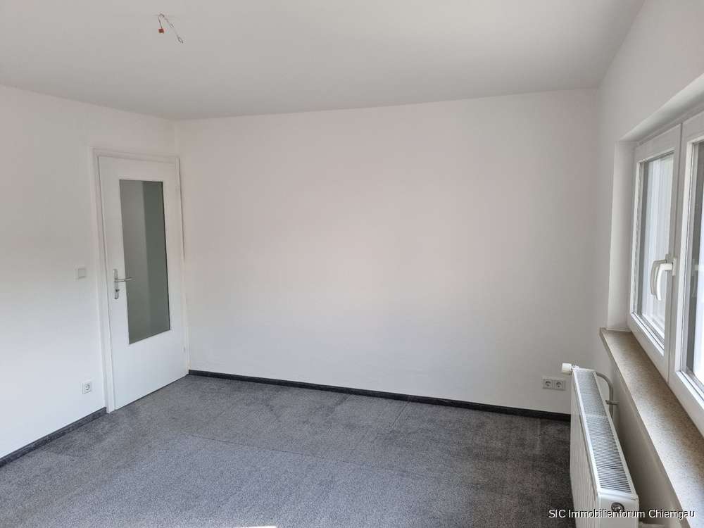 Immobilie in Obing - Ehemaliges Bauernhaus in zentraler Wohnlage mit 2 großen Wohnungen in Obing am See! - Bild 6