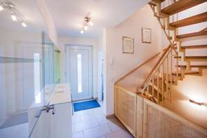 Top end, luxurious, modern family home with Garden, quiet neighbourhood near Strothoff Intl – Die vollständige Adresse der Immobilie erhältst du vom Anbieter., 63263 Neu-Isenburg – Vorschaubild 11