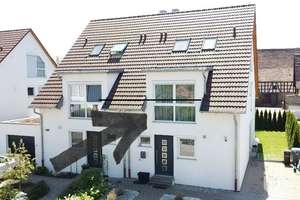 Familientraum in Rosengarten-Uttenhofen – moderne KfW-55-DHH mit Garten & Top-Ausstattung – Die vollständige Adresse der Immobilie erhältst du vom Anbieter., 74538 Rosengarten – Vorschaubild 1