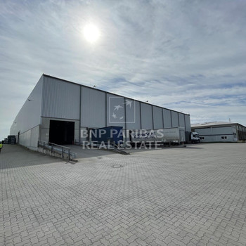 Logistikhalle mit Gleisanschluss