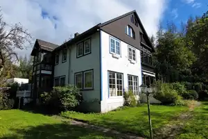 Vielfältige Nutzungsmöglichkeiten: Mehrfamilienhaus mit fünf Apartments in Osterode – Osterode am Harz (Kreis) – Vorschaubild 1