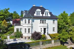 Luxuriöses Familiendomizil mit Pool und Garten – Wohnen auf höchstem Niveau in Würzburg – Die vollständige Adresse der Immobilie erhältst du vom Anbieter., 97074 Frauenland, Würzburg – Vorschaubild 2