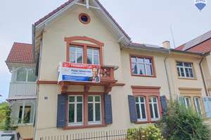 Charmante 
DHH 
in Müllheim mit zwei Wohnungen und liebevoll gestaltetem Garten – Die vollständige Adresse der Immobilie erhältst du vom Anbieter., 79379 Müllheim – Vorschaubild 1