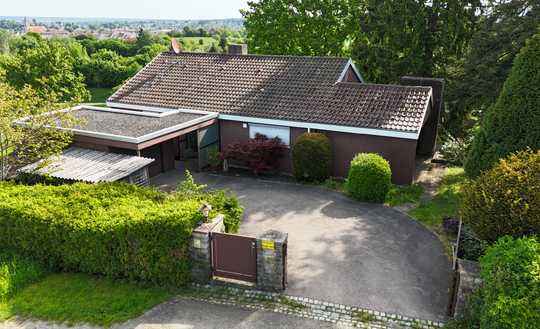 Einfamilienhaus in Ortsrandlage - parkähnliches Grundstück mit Potenzial - 220-25