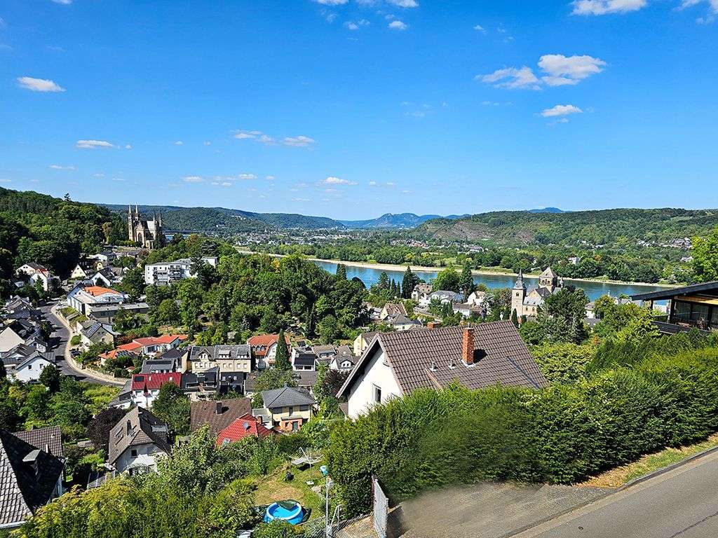 Immobilie in Remagen - Vermietetes Reihenmittelhaus in ruhiger Lage mit beeindruckendem Blick über das Rheintal - Bild 1