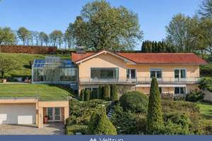 WOHNEN MIT WEITBLICK IN PITZLING -  MIT AUFZUG, WINTERGARTEN UND WELLNESSBEREICH – Die vollständige Adresse der Immobilie erhältst du vom Anbieter., 86899 Landsberg am Lech – Vorschaubild 1