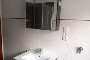 Zentrale, teilsanierte 2-Zimmer-Wg, Balkon/Winterg., Einbauküche, Waschm., Außenstellplatz o. Garage – Mälzerstraße 31, 33098 Kernstadt, Paderborn – Vorschaubild 2