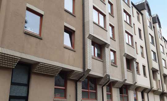 Außergewöhnliche 3-Zimmer-Dachgeschoss-
Wohnung mit einmaligem Wohnwert, nähe Schloss