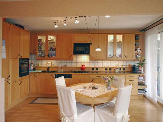 Moderne 3-Zim.-Wohnung mit PKW-Stellplatz und Garten - Bild 7