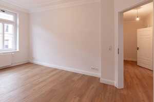 Erstbezug und mit Garage! Hochwertig sanierte, zentrale 3 Zimmer Wohnung – Kiel – Vorschaubild 7