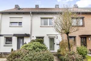 Bremen-Lesum: Reihenmittelhaus mit Sonnenterrasse und Garten in guter Lage