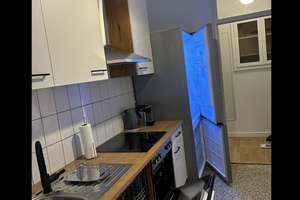 Möbliert auf Zeit: 2-Zimmer-Altbau Altstadt, ruhige Seitenstraße, 5 Min zum Rhein – 40213 Altstadt, Düsseldorf – Vorschaubild 13