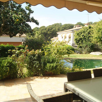Spektakuläres, komplett renoviertes Haus auf einer Ebene mit Meerblick in Cap Salou