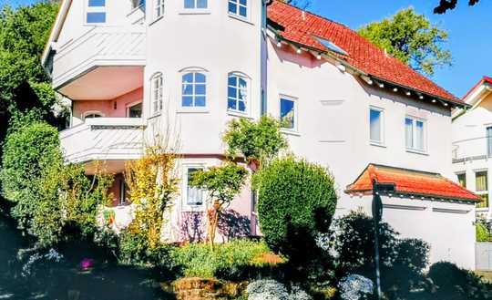 Panoramablick inklusive! 2 MFH + Einliegerwohnung in Toplage!
