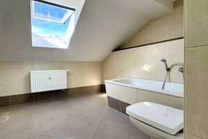 Tolle frisch renovierte Maisonettewohnung! Parkett! Terrasse! Wannenbad!! – Dresden – Vorschaubild 11