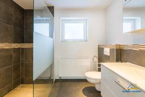 Exklusiver Bungalow am Sallerner Berg: Traumhafter Domblick, Südlage & zwei Garagen – Die vollständige Adresse der Immobilie erhältst du vom Anbieter., 93057 Sallern-Gallingkofen, Regensburg – Vorschaubild 13