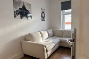 Möblierte 2-Zimmer-Altbauwohnung in Winterhude – stilvoll, hochwertig & All-inclusive