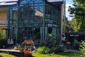 KNIPFER`S IMMOBILIENSCHÄTZE - Reiheneckhaus mit Wintergarten und Garage in Bonstetten zum Kauf – Die vollständige Adresse der Immobilie erhältst du vom Anbieter., 86486 Bonstetten – Vorschaubild 1
