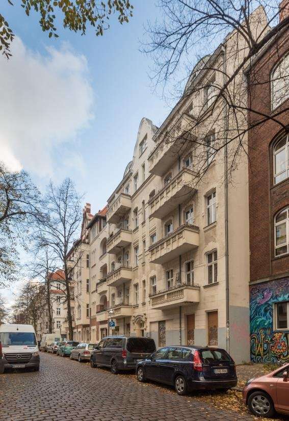 Altbau-Kapitalanlage am Tempelhofer Feld unter 3.500 €/m², Berlin – Bild 2