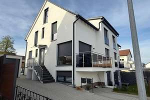 Attraktive Doppelhaushälfte in Herrenberg-Affstätt – Die vollständige Adresse der Immobilie erhältst du vom Anbieter., 71083 Herrenberg – Vorschaubild 1