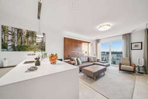 Designwohnung mit Weitblick: Luxus über dem Luitpoldpark mit Alpenblick – Die vollständige Adresse der Immobilie erhältst du vom Anbieter., 80796 Am Luitpoldpark, München – Vorschaubild 3
