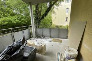 Idyllisch Lage mit viel Grün: Diese frisch renovierte 3-Zimmer-Wohnung wartet auf Sie! – Josephine-Lang-Weg 8, 81245 Obermenzing, München – Vorschaubild 6