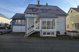 Einfamilienhaus mit Einliegerwohnung, Garten & Garage in Nufringen – ideal für Familien – Die vollständige Adresse der Immobilie erhältst du vom Anbieter., 71154 Nufringen – Vorschaubild 1