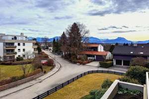 Seltene Gelegenheit am Schloßberg: 3-Zi-Wohnung mit zwei Balkonen und traumhaftem Bergblick!