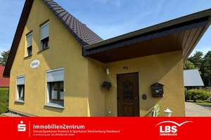 Einfamilienhaus mit Einliegerwohnung – Die vollständige Adresse der Immobilie erhältst du vom Anbieter., 18225 Kühlungsborn – Vorschaubild 1