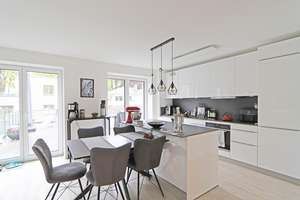 Elegante Wohnung mit herrlicher Dachterrasse! – Die vollständige Adresse der Immobilie erhältst du vom Anbieter., 22359 Volksdorf, Hamburg – Vorschaubild 5