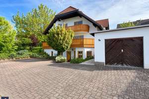 Ein Ort zum Großwerden und Ankommen: Großzügiges Landhaus, Gartenidylle und  Einliegerwohnung. – Die vollständige Adresse der Immobilie erhältst du vom Anbieter., 65558 Gückingen – Vorschaubild 1