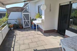 Lichtdurchfluteter Wohntraum mit Terrasse und Balkon