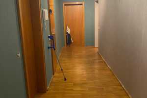 Modernisierte Wohnung mit vier Zimmern sowie Balkon und EBK in Düren *Saniertes Badezimmer* – Friedrich-Ebert-Platz 9, 52351 Düren (Kreis) – Vorschaubild 4
