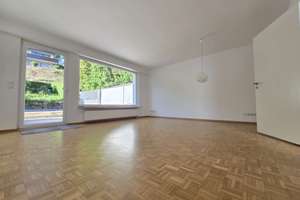 Traumhafte Doppelhaushälfte mit Pool, Doppelgarage und hochwertiger Ausstattung – Die vollständige Adresse der Immobilie erhältst du vom Anbieter., 70195 Botnang-West, Stuttgart – Vorschaubild 10