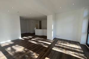 Moderne 4-Zimmer-Wohnung mit EBK, großem Garten und Terrasse  in Wuppertal – Roseggerstraße 17, 42289 Heckinghausen, Wuppertal – Vorschaubild 8