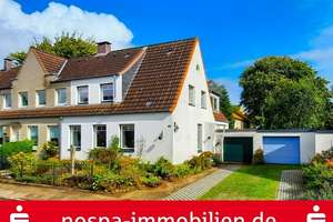 Seit  2010 umfangreich modernisierte Doppelhaushälfte in zentrumsnaher Lage von Schleswig! – Die vollständige Adresse der Immobilie erhältst du vom Anbieter., 24837 Schleswig – Vorschaubild 1