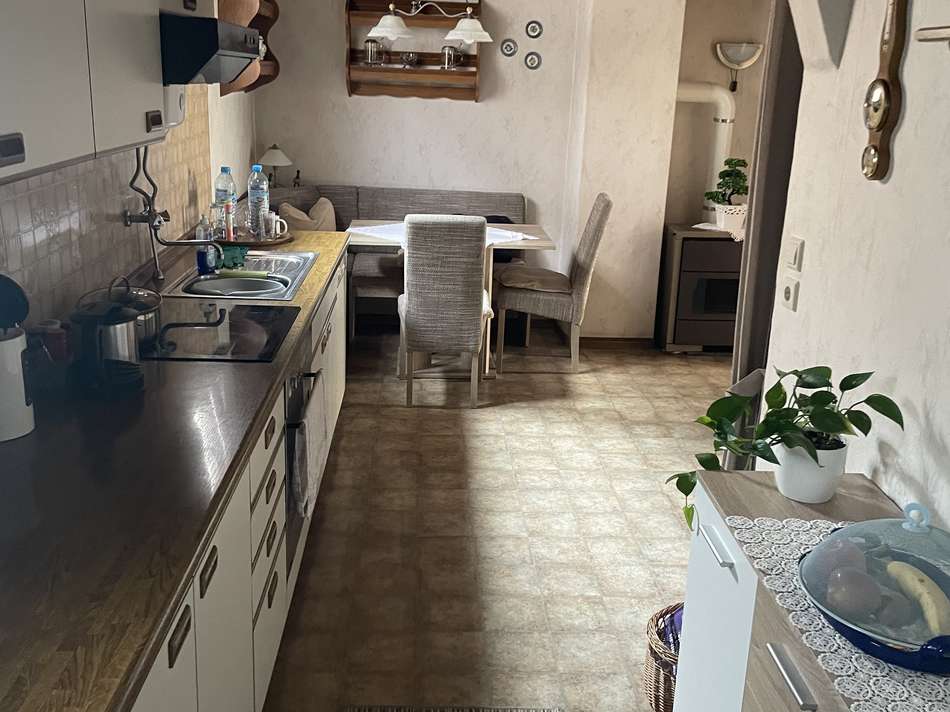 Küche und Esszimmer