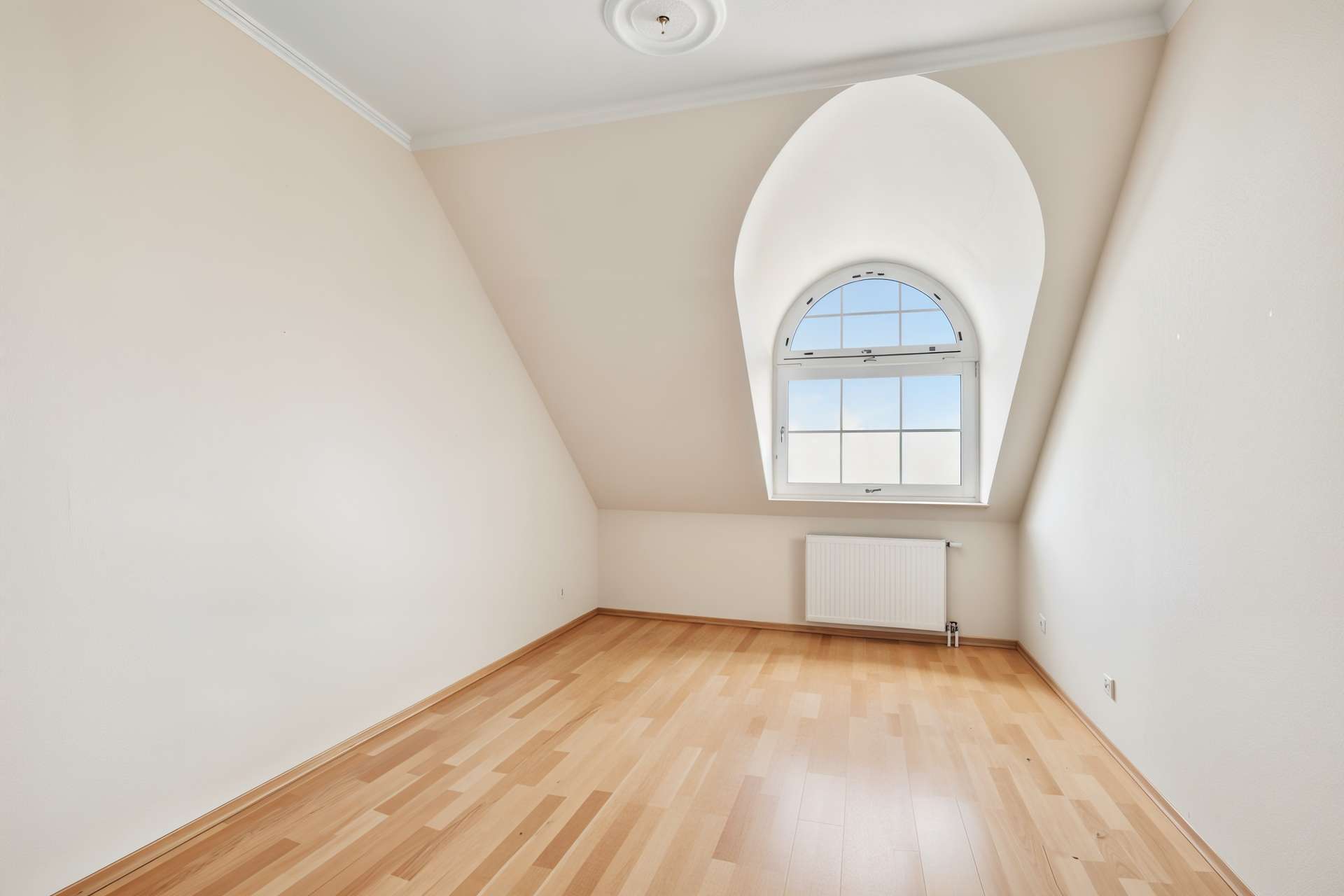 Immobilie in Rüdesheim am Rhein - Zentrale aber ruhige Lage: Attraktive Eigentumswohnung mit Balkon & Tiefgaragenplatz - Bild 6