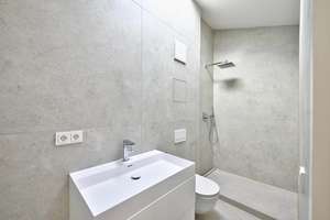 Wohnen im Herzen des Glockenbachviertels –  2-Zimmer-Wohnung im denkmalgeschützten Altbau – Die vollständige Adresse der Immobilie erhältst du vom Anbieter., 80469 Gärtnerplatz, München – Vorschaubild 3