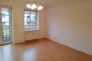 Modernisierte Wohnung mit drei Zimmern und Balkon in Dessau-Roßlau – Die vollständige Adresse der Immobilie erhältst du vom Anbieter., 6842 Innerstädtischer Bereich Süd, Dessau-Roßlau – Vorschaubild 4