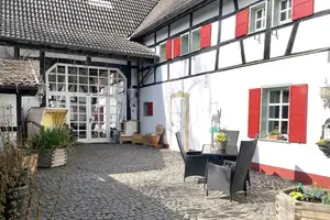 Für Liebhaber charakterstarker Immobilien: Fachwerkhaus mit Scheune, Innenhof und großem Grundstück – Euskirchen (Kreis) – Vorschaubild 4