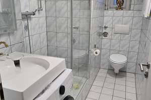 Erstbezug nach Sanierung: schöne 1-Zimmer WG-Wohnung vollmöbiliert mit Einbauküche, Stuttgart – Duisburgerstraße 22, 70376 Neckarvorstadt, Stuttgart – Vorschaubild 3