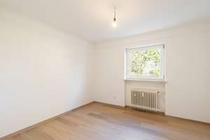 AIGNER- 3-Zimmer-Wohnung in Obersendling mit charmantem Grünblick und Wohlfühlfaktor – Die vollständige Adresse der Immobilie erhältst du vom Anbieter., 81477 Obersendling, München – Vorschaubild 3