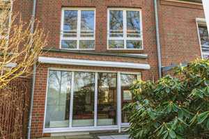 Schönes, gepflegtes 5-Raum-Reihenhaus mit gehobener Innenausstattung und EBK in Hamburg Sülldorf – Sülldorfer Mühlenweg 32, 22587 Hamburg – Vorschaubild 1