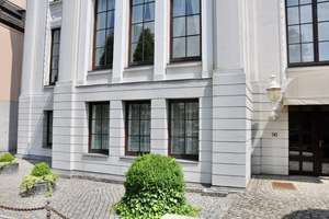 WOHNEN AUF ZEIT-MÖBLIERT: Traumwohnung in stilvoller Stadtvilla direkt am Leinpfadkanal! – Die vollständige Adresse der Immobilie erhältst du vom Anbieter., 22299 Winterhude, Hamburg – Vorschaubild 1