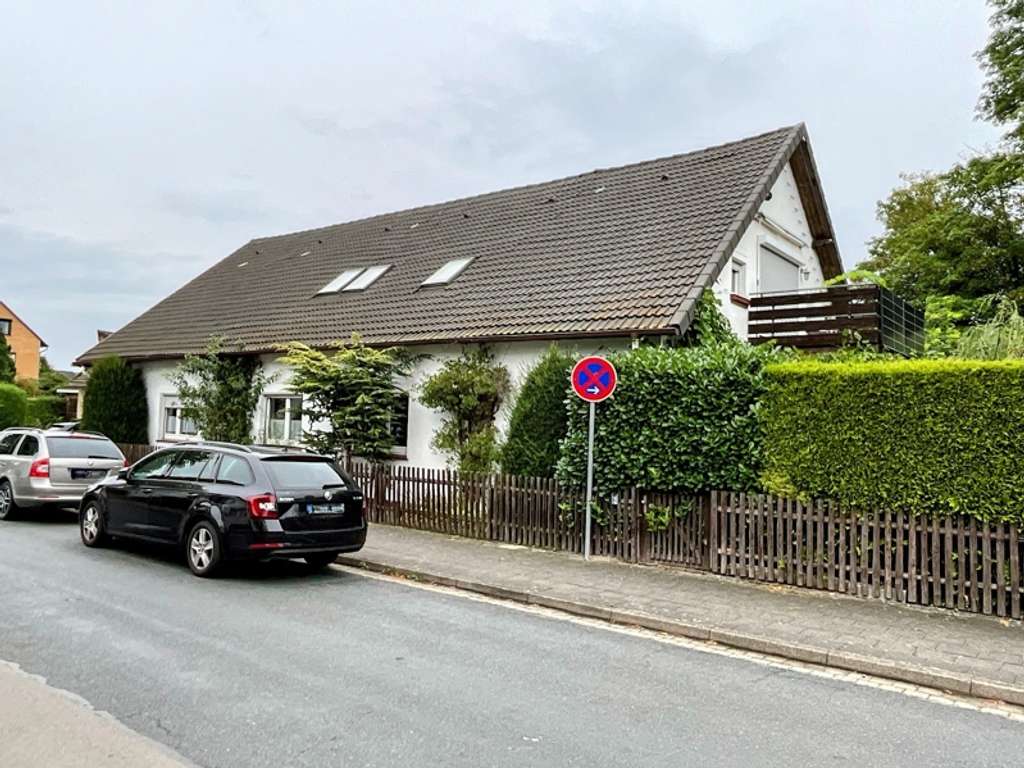 Immobilie in Meine - Geräumiges Einfamilienhaus mit Nebengebäude mit großen Grundstück im Zentrum von Meine - Bild 2