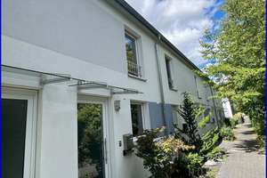 Attraktives Zuhause in Ingolstadt – Reihenmittelhaus mit Terrasse und moderner Ausstattung – Die vollständige Adresse der Immobilie erhältst du vom Anbieter., 85055 Nordost, Ingolstadt – Vorschaubild 2
